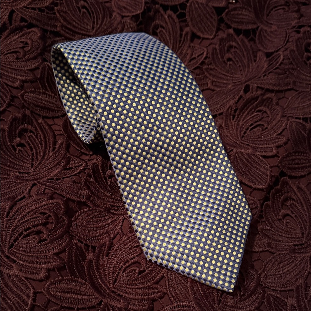 Van Heusen Navy and Gold Patterned Tie